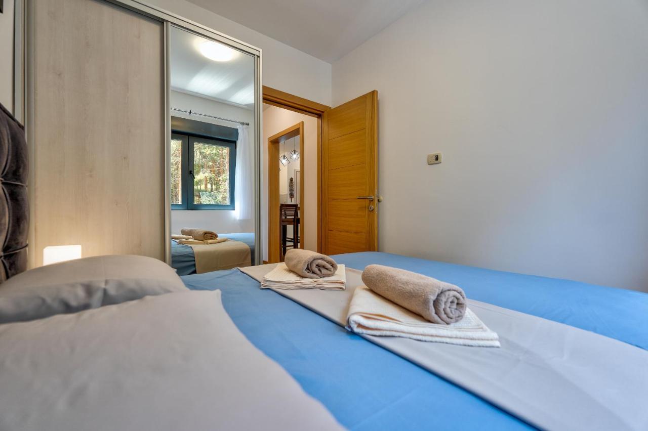 Vila Pekovic Green, Pine Trees View 2 Bedrooms Apartment Zlatibor Bagian luar foto