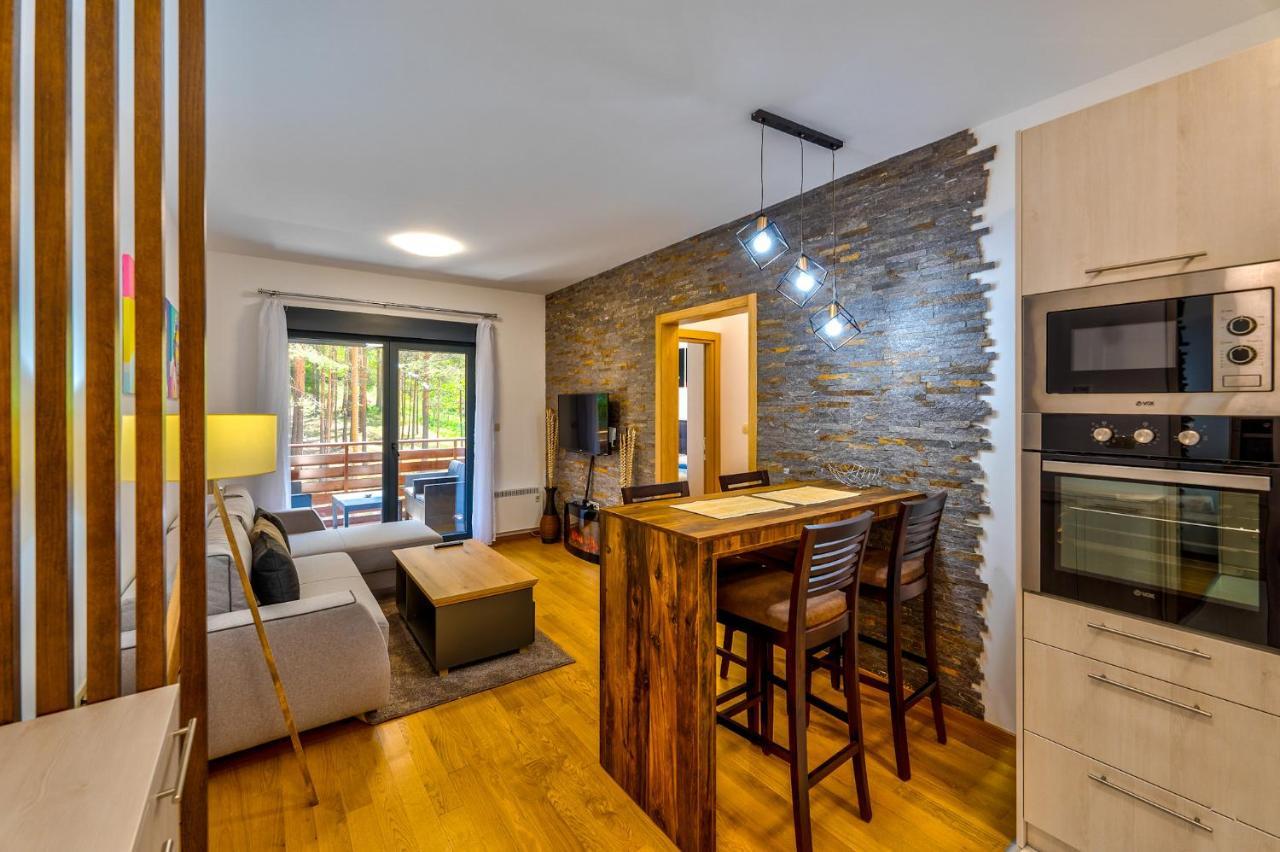 Vila Pekovic Green, Pine Trees View 2 Bedrooms Apartment Zlatibor Bagian luar foto